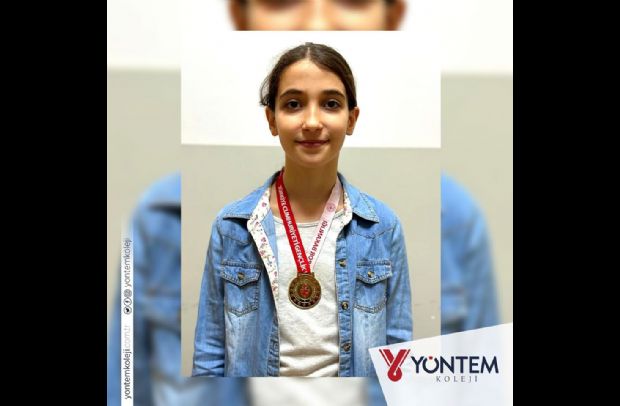 Konya İl Birinciliği Satranç Turnuvası'nda 10 Yaş Altı Konya 1.si  Zeynep Elçin Eren