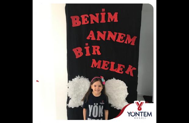 Yöntem Koleji öğrencileri, Anneler Günü'nü kutladı. 