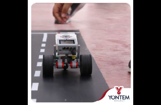 Yöntem Kolejinde Robot Yarışması yapıldı.