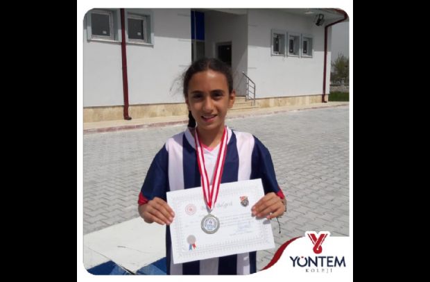 Öğrencimiz, Atletizim Küçük Kızlar Yüksek Atlama'da Konya 2.si olmuştur. 
